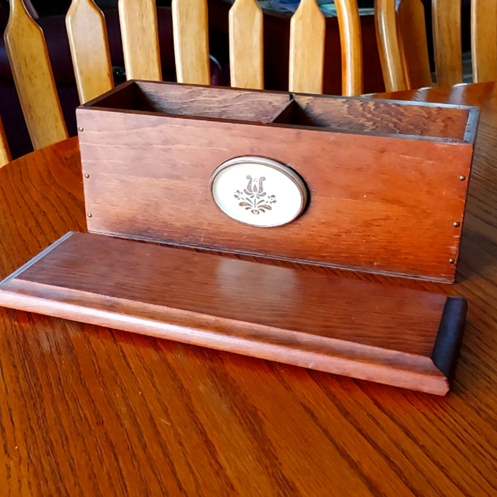 Pfaltzgraff Village Wooden recipe box